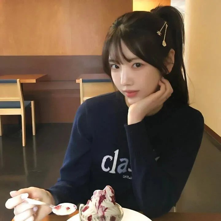 下山后我被美女包围了